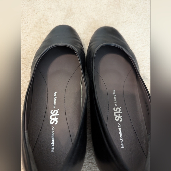 SAS Regina Women’s Black Leather Block Heels Rounded Toe Slip On Pump Sz 6.5 W W - Picture 2 of 4
